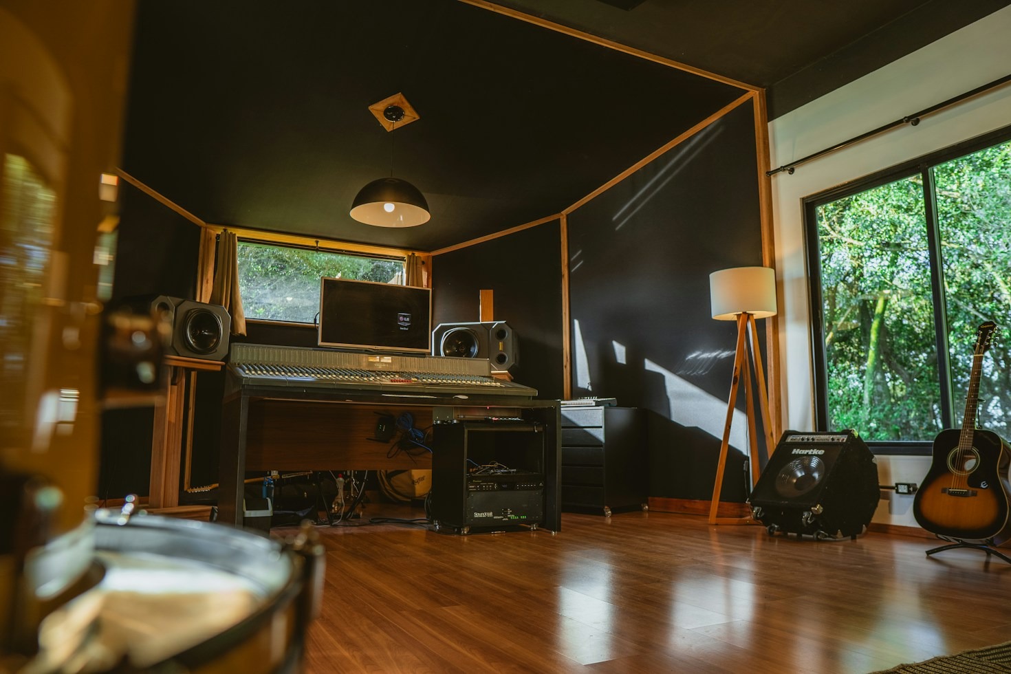 Menschliche Emotion versus maschinelle Perfektion im Sounddesign